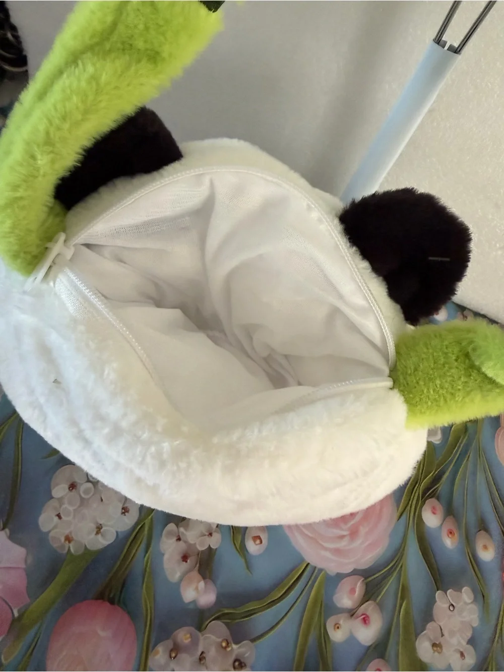 Plush Panda head Crossbody Bag in White & Green